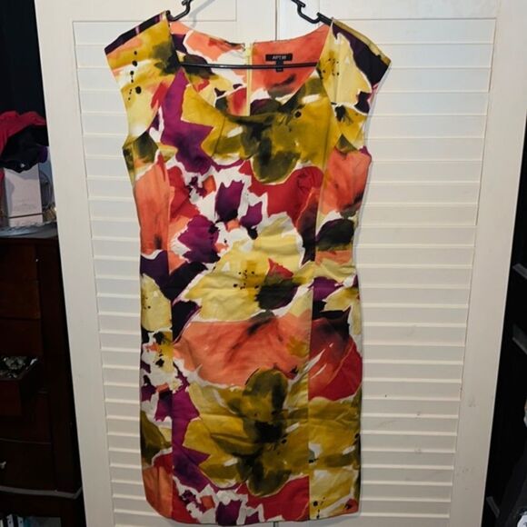 Women’s Apt. 9 Watercolor Sheath Dress Fully-lined Size 8 - Picture 1 of 5